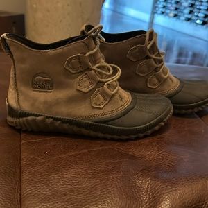 Sorel Duck Booties size 8